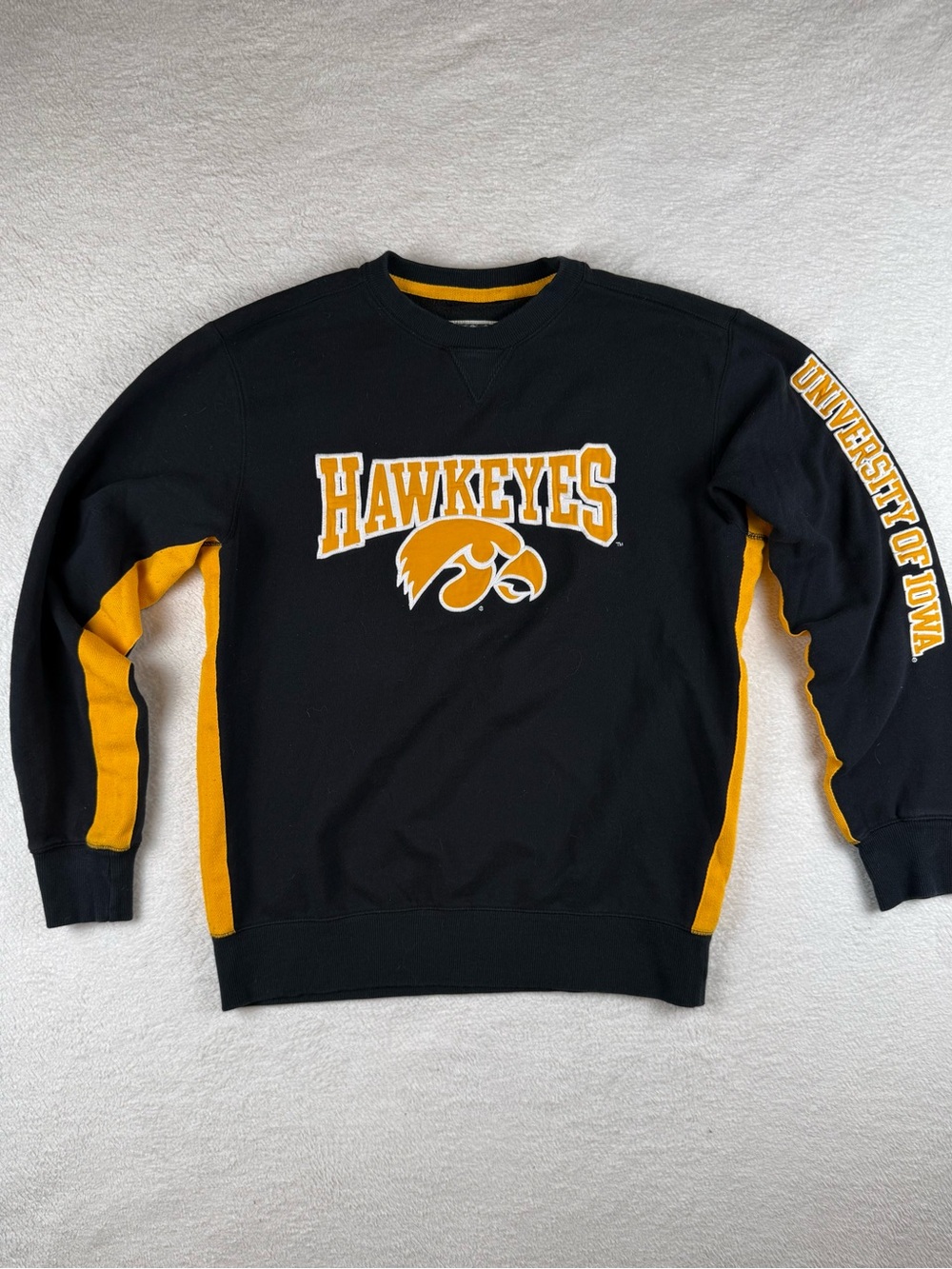 University of Iowa Hawkeyes Mens Large Logo Crewneck Sweatshirt Pullover Black